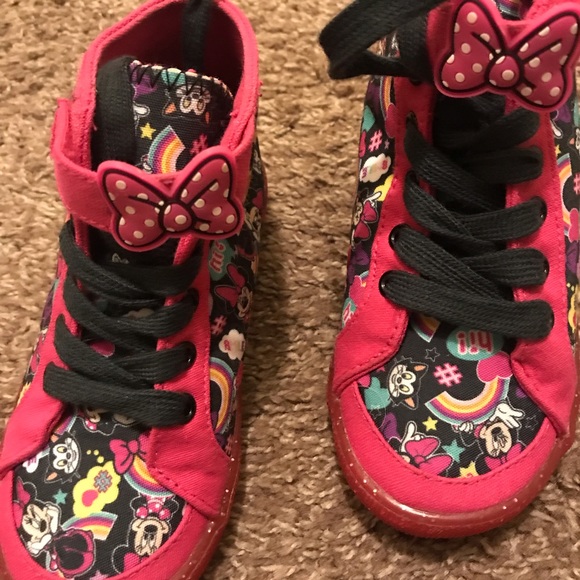 Minnie Mouse super cute shoe sale - Picture 1 of 7